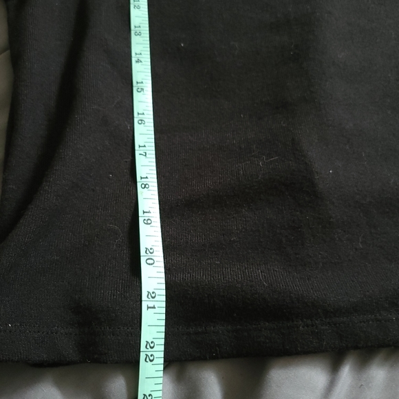 HYFVE | Cute Black Puff Sleeve Sweater (SIZE M) - Picture 8 of 10